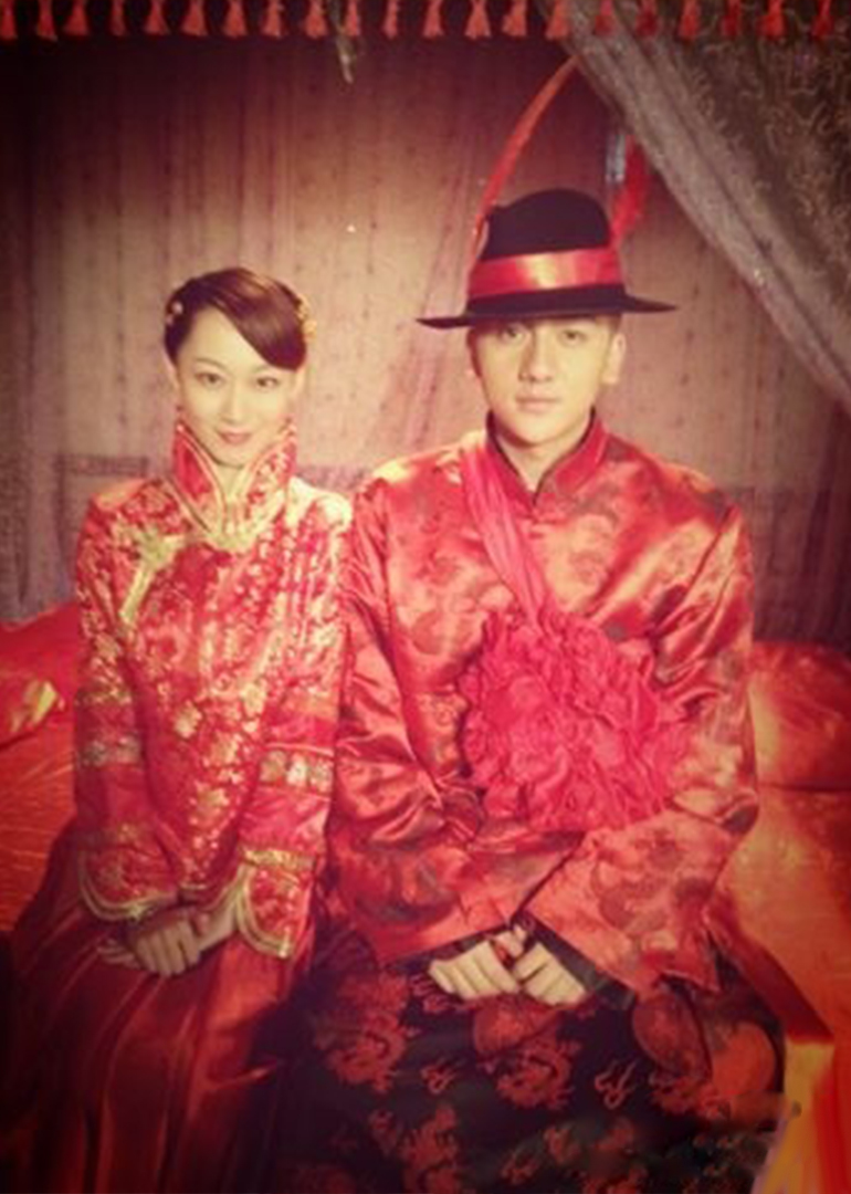 猛虎嗅蔷薇封面图