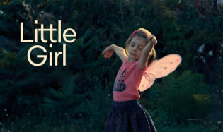 小女孩