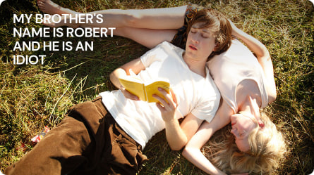 我的兄弟叫罗伯特，他是一个大白痴