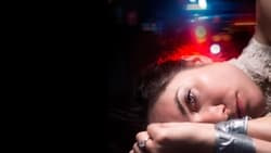 后备箱里的女孩