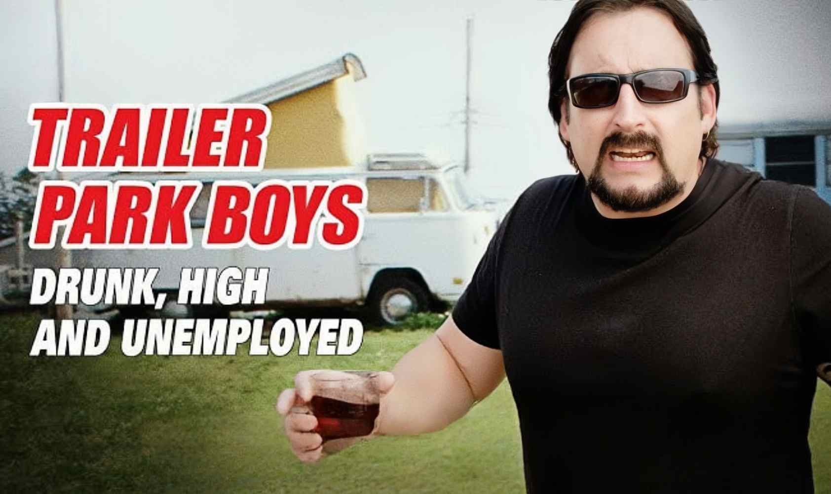 公园男孩：醉酒嗑药加失业