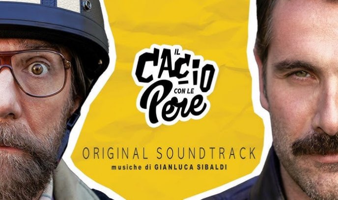 他是一名足球运动员