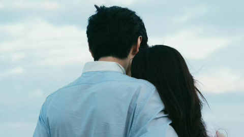 闪婚后被他宠坏第2集